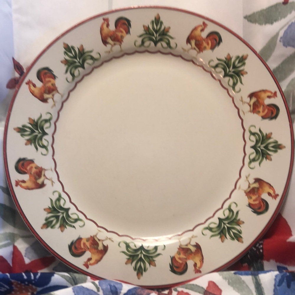 DONATED Set Of 2 Country Gate by Enesco 10.5” Rooster Dinner Plates Red Trim - Picture 1 of 4